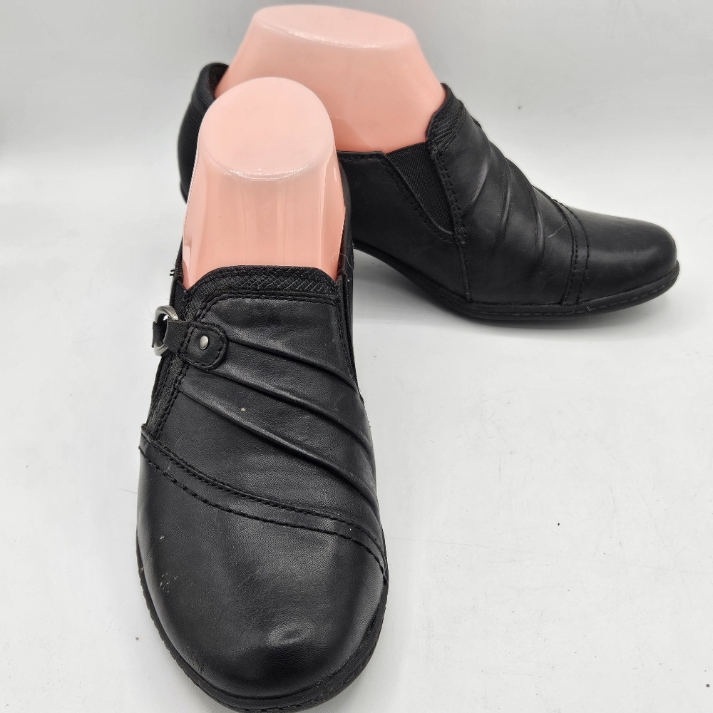 Earth Origins Marietta casual shoes size 6.5m